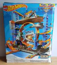 Mega Garaż Rekina, Hot Wheels City, 5+ KURIER W CENIE