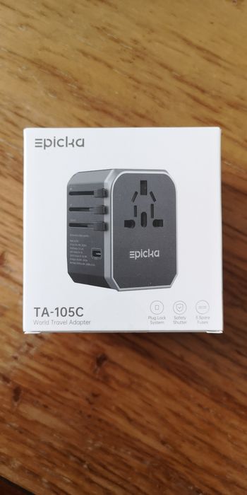 Adaptador de tomada universal NOVO