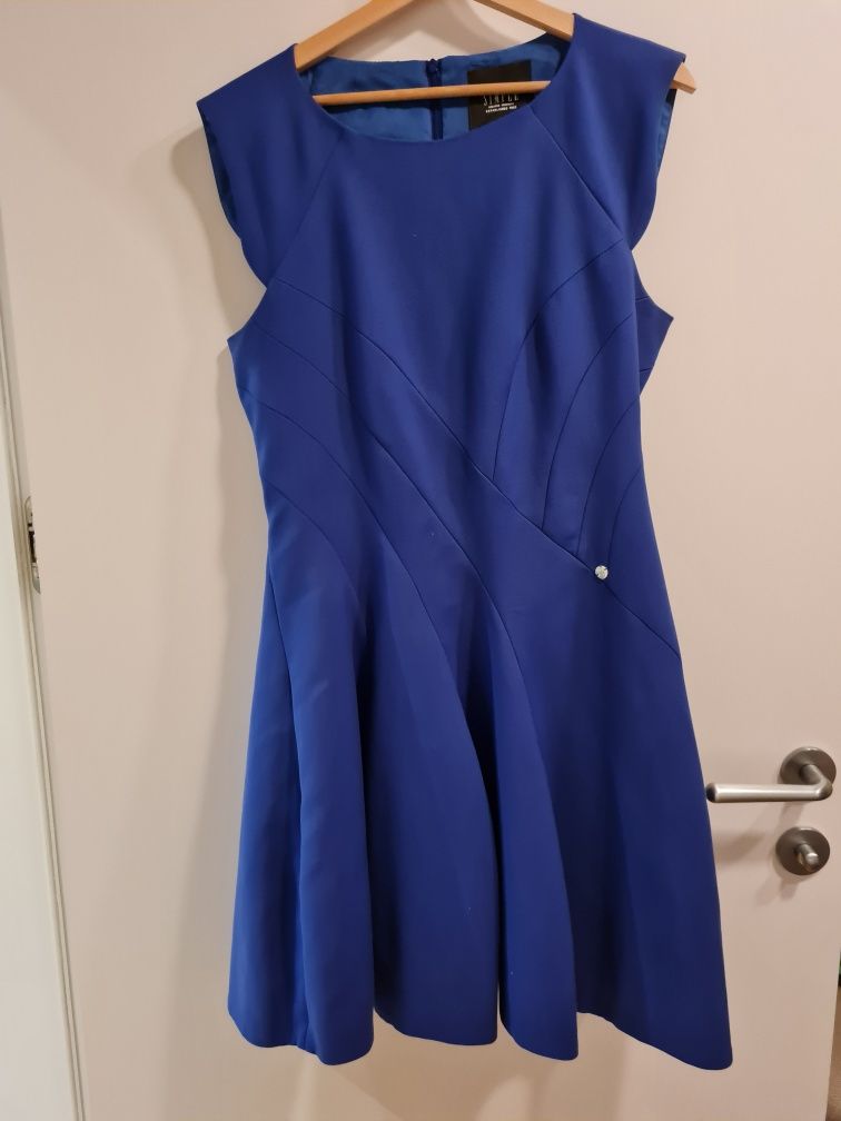 Simple sukienka koktajlowa