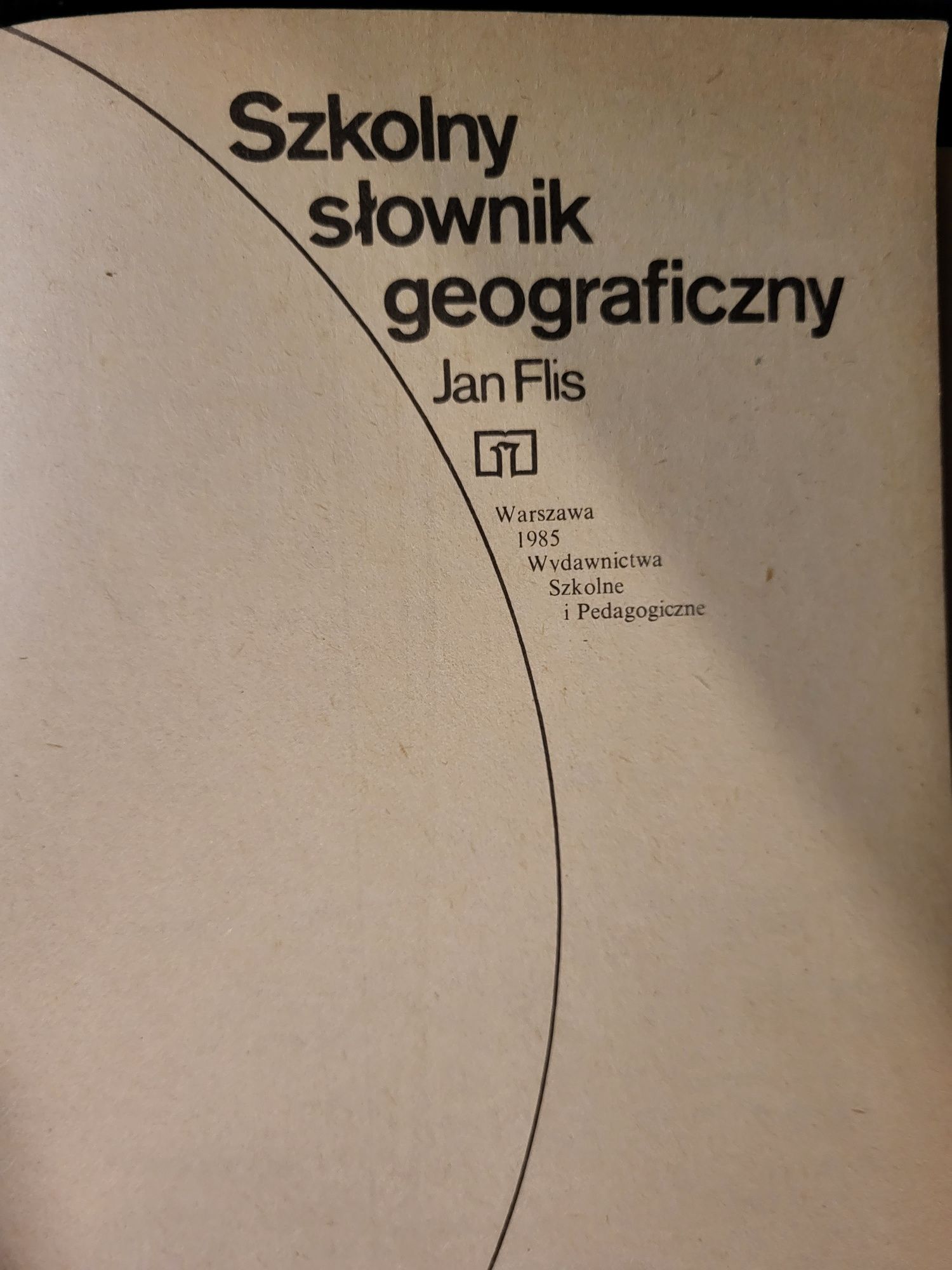 Szkolny słownik geograficzny