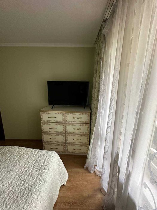 Продається 3-кімнатна квартира по вул. Івана-Павла ІІ, район каскад