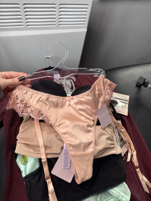 19 одиниць білизни продаю одним лотом