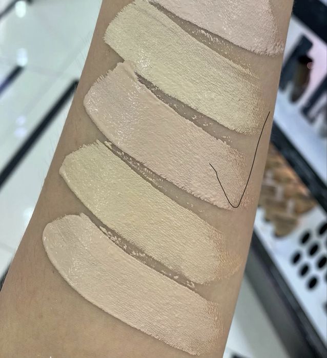 Консилер hourglass vanish airbrush concealer - silk 1,3 мл