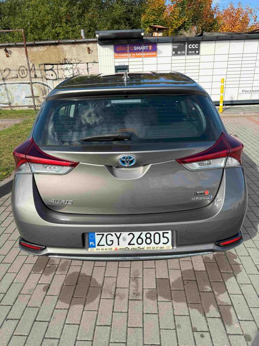TOYOTA Auris Hybryda