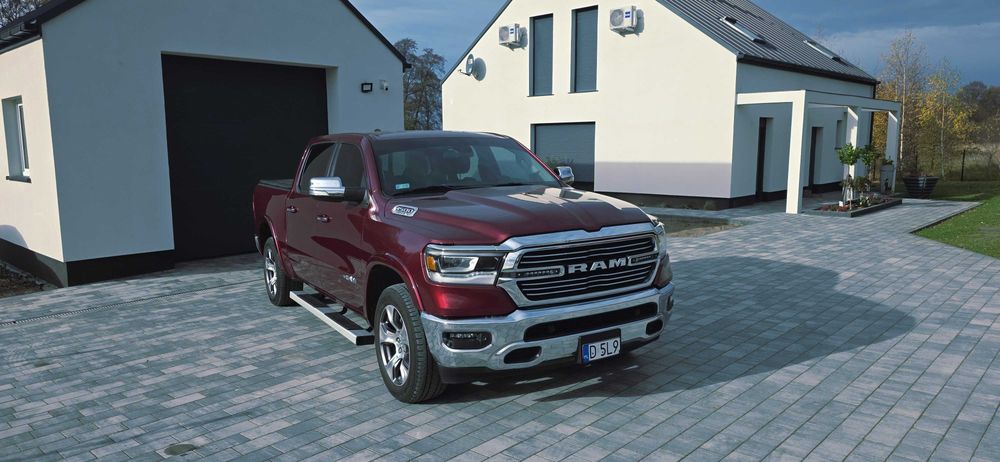 Na Sprzedaż  Dodge RAM 1500 LARAMIE 5.7 + GAZ
