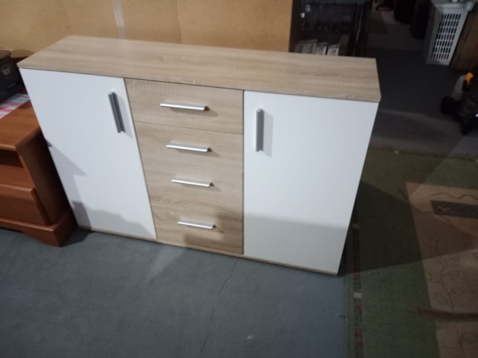 Komoda w kolorze dąb stan idealny !!!