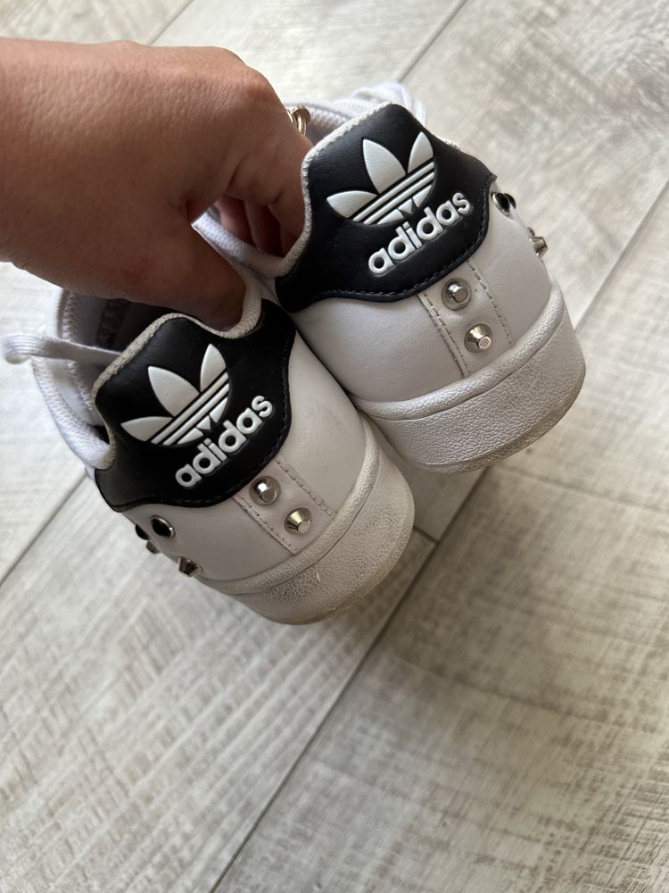 Adidas Superstar ( 40 p ) 26 cm