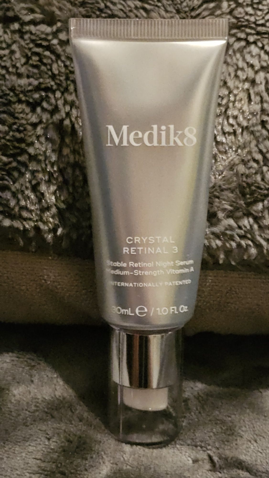Medik8 crystal retinal 3, serum z retinolem