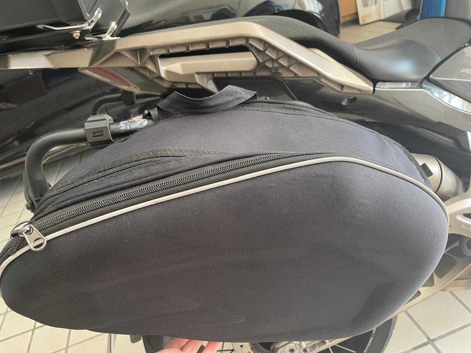 Malas alforges extensíveis para motas