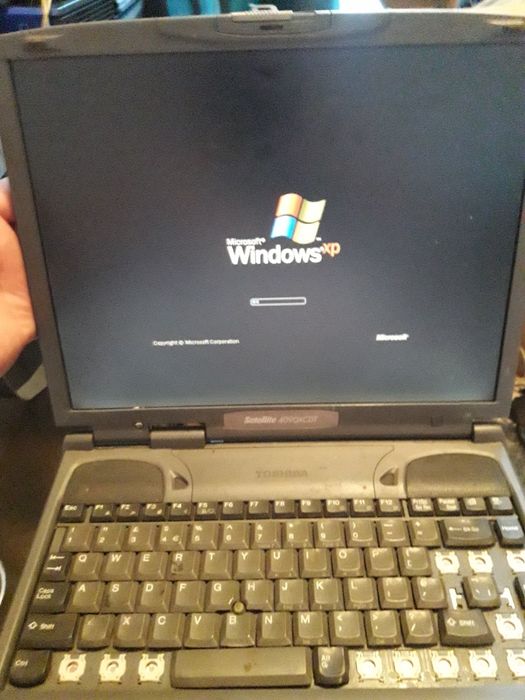Laptop Toshiba Win XP