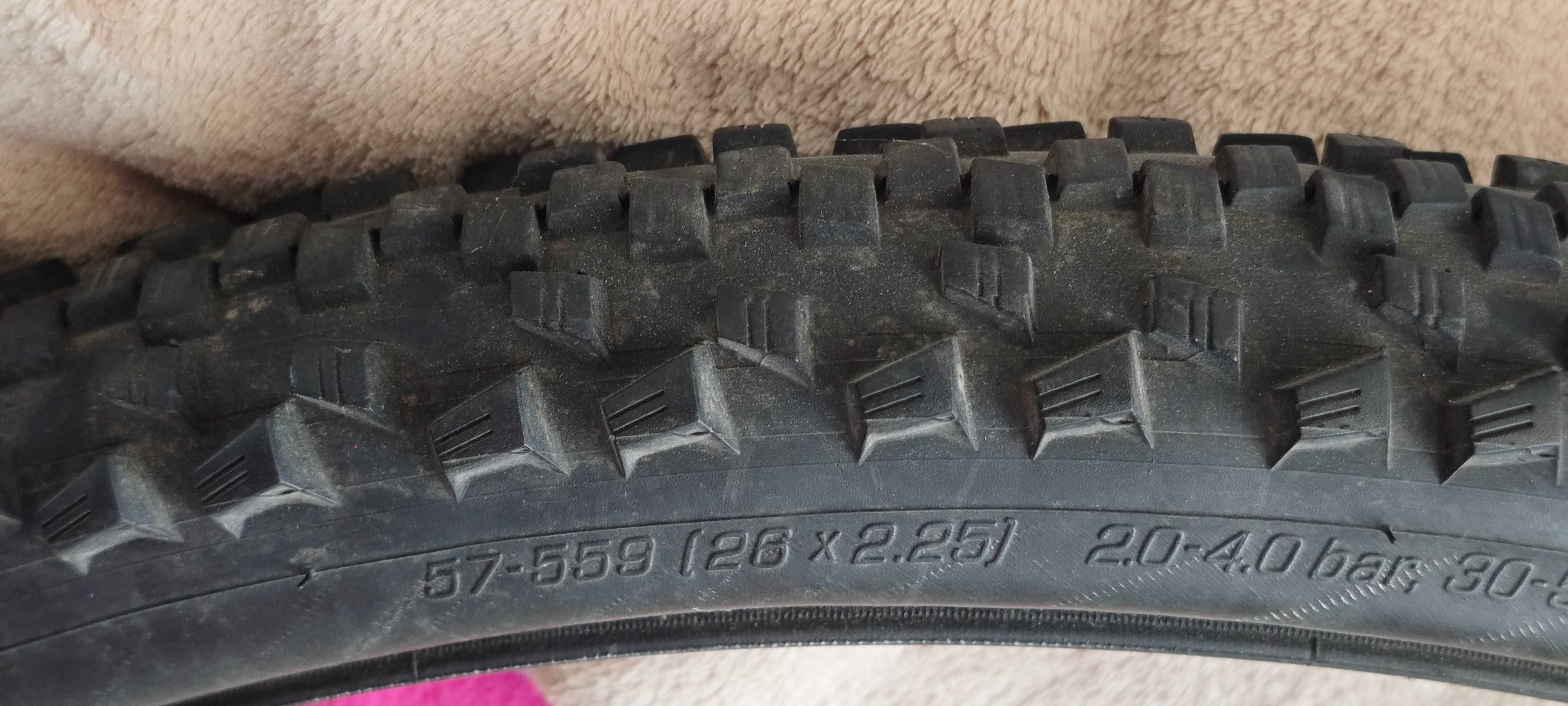 Opona Schwalbe Balck Jack 26x2,25 drut wraz z dętka wętyl presta