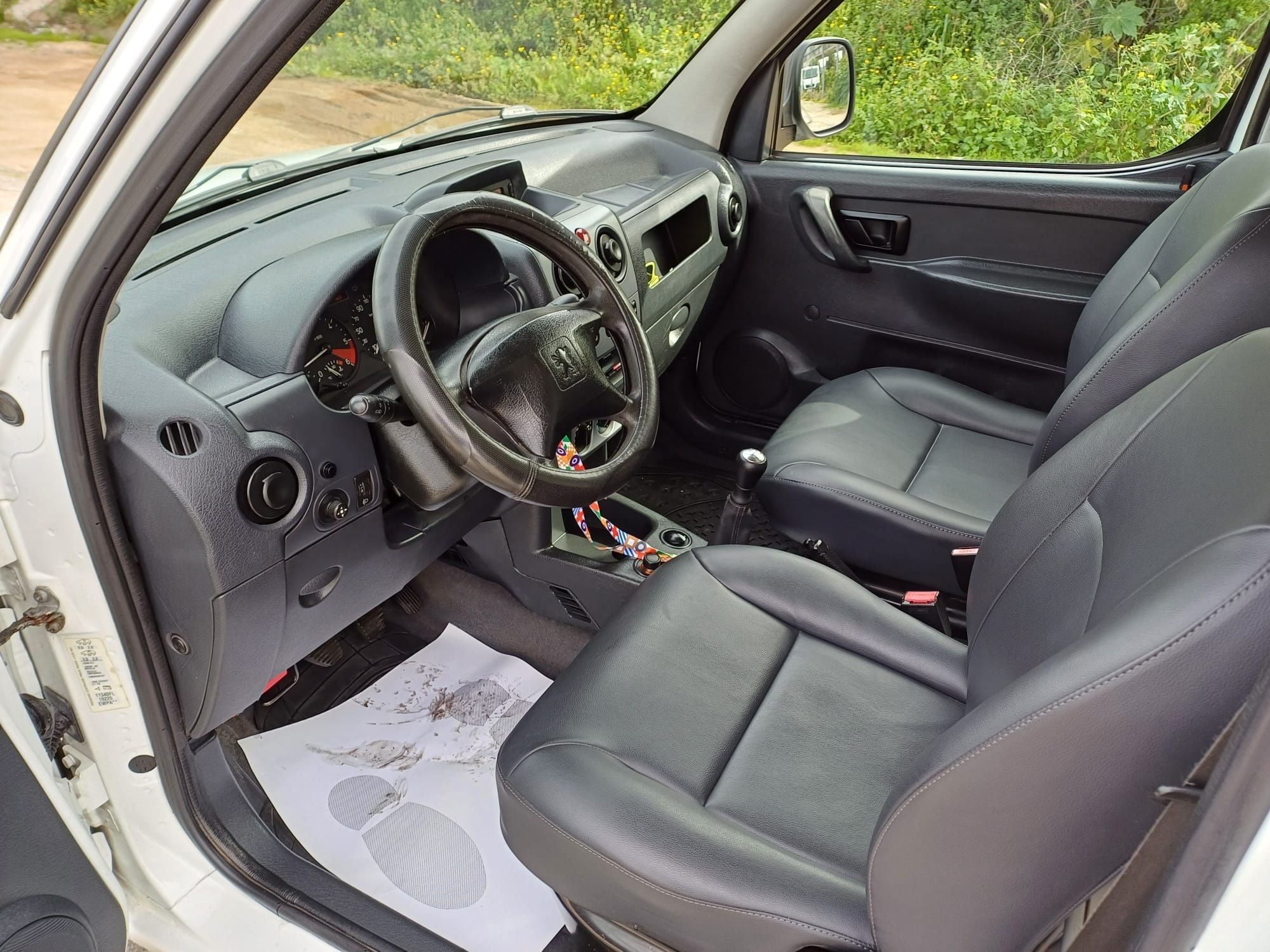 Peugeot Partner 1.6 hdi caixa fibrada