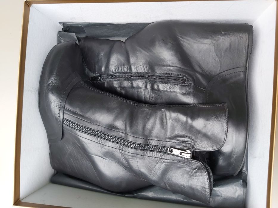 Uzywane czarne botki koturny Venezia r. 39