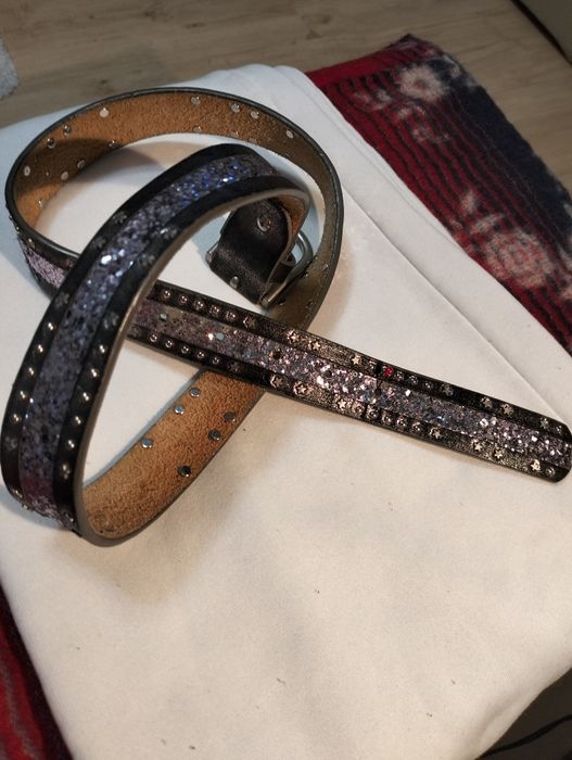 Pasek do spodni czarny z ćwiekami.