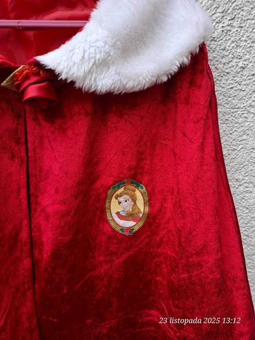 czerwona peleryna Belli