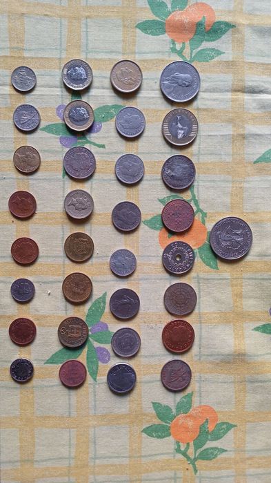 VENDO PACK DE 33 Moedas Antigas
