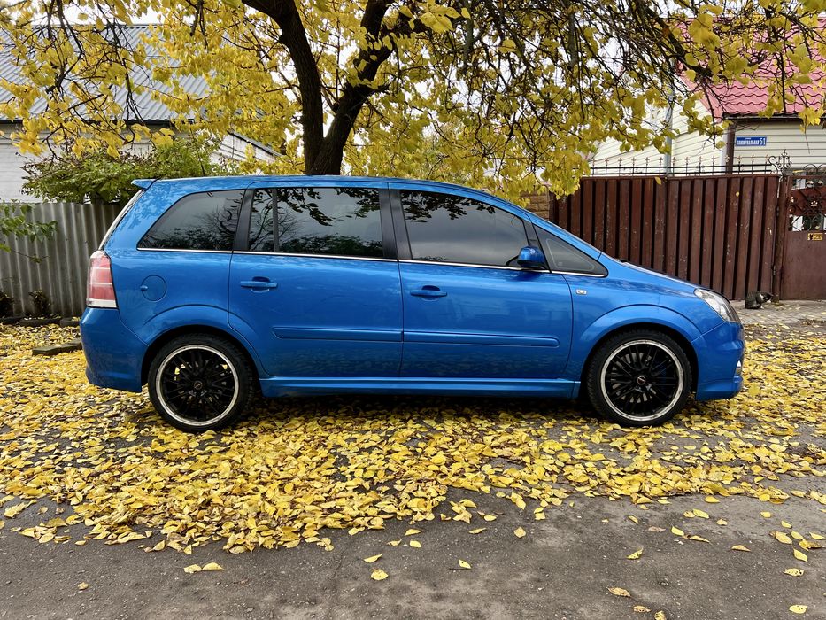 Opel Zafira OPC 2.0 бензин