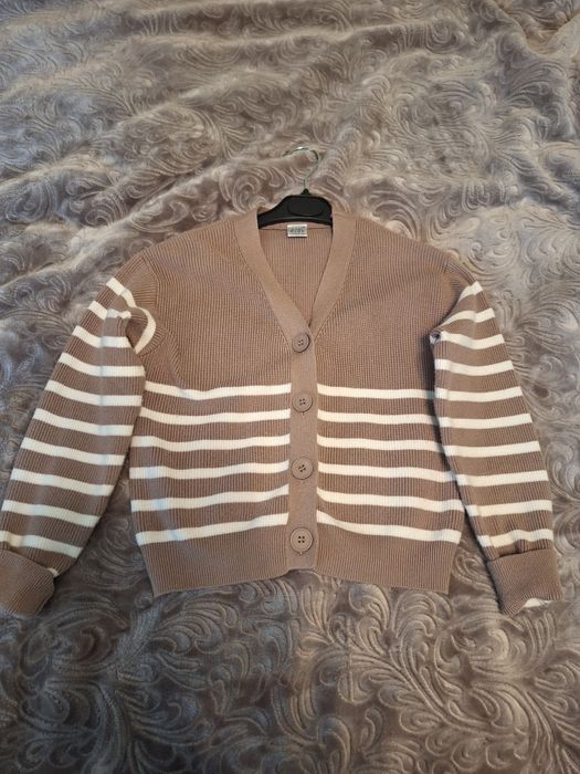 Кофта,кардиган 122-128-134 см,7-8 років,кросівки 22 см