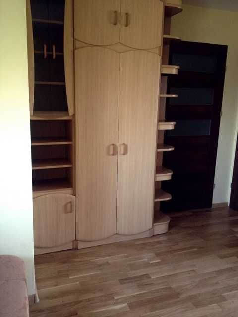 Pokój z własną łazienką, aneks kuchenny.