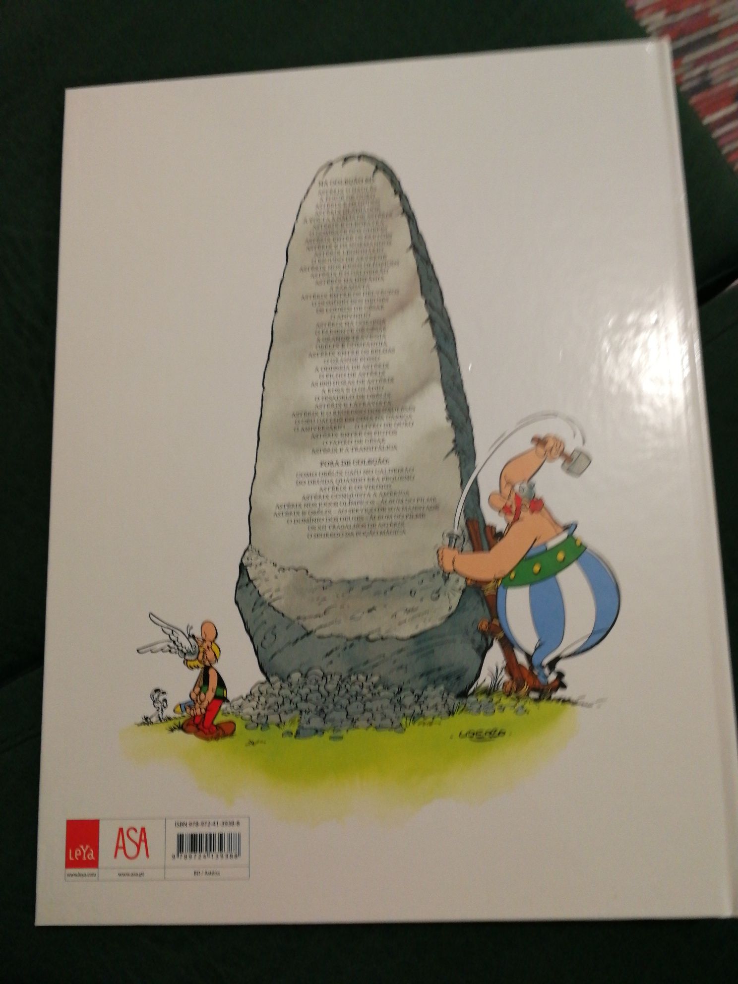 Livro "Astérix e La Traviata"