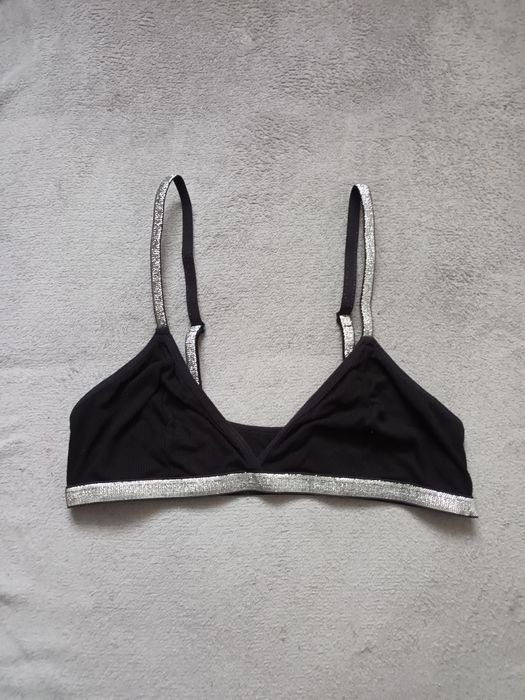 Bralet stanik glamour czarny prążkowany srebrne ramiączka M