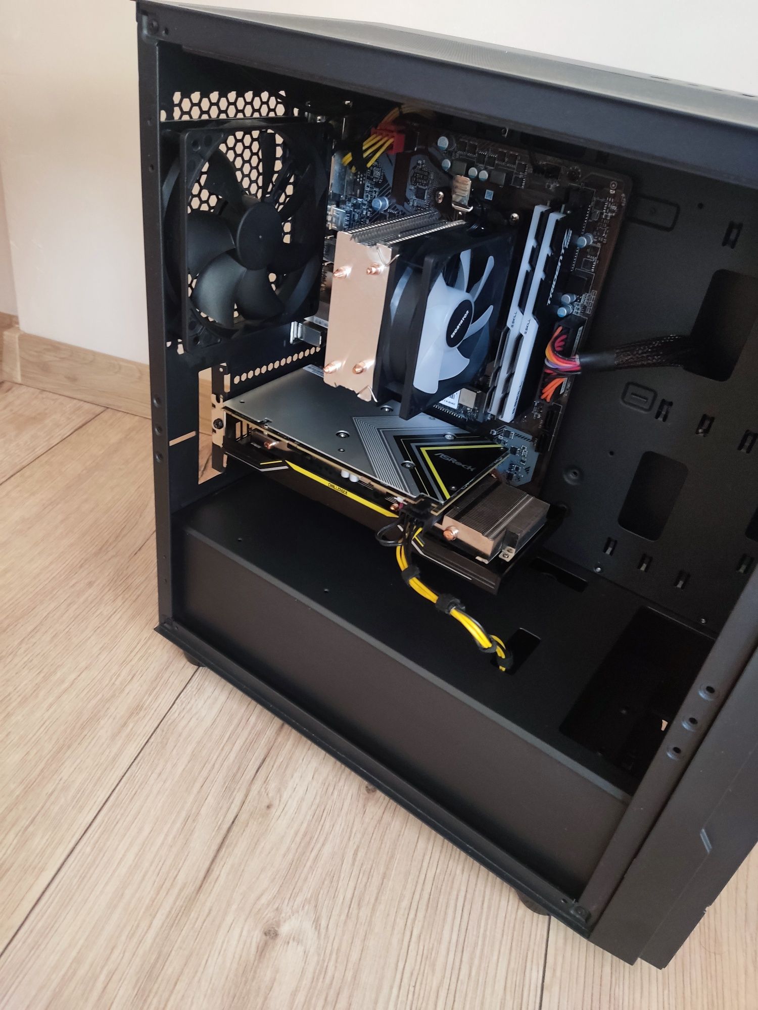 Komputer stacjonarny AMD Ryzen 5 5500/RX/NVME do Gier e-sportu