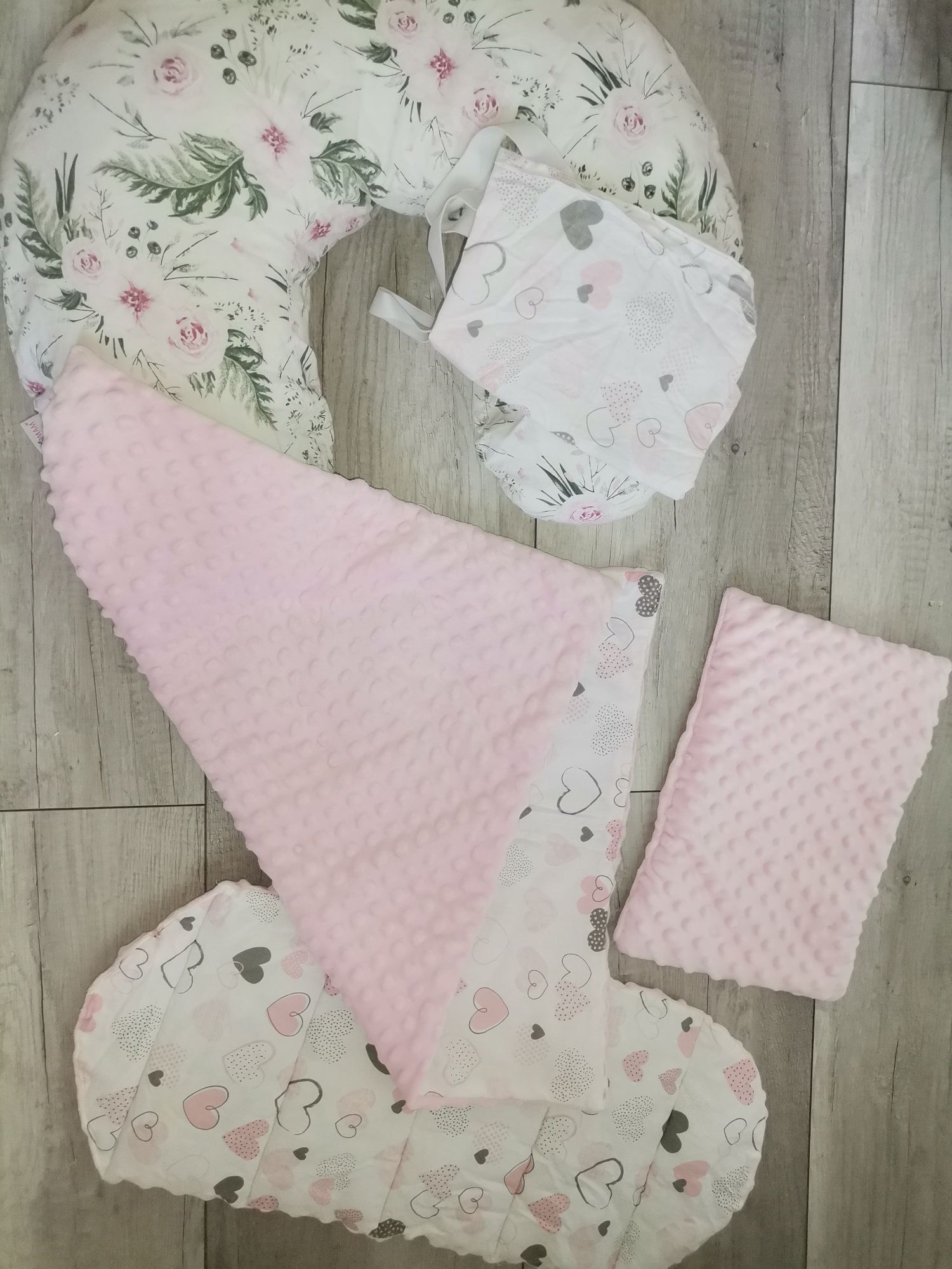 Trzy różki niemowlęce, poduszka do karmienia