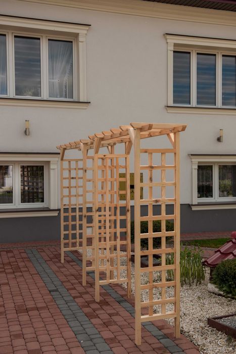 Pergola ogrodowa , kwiaty