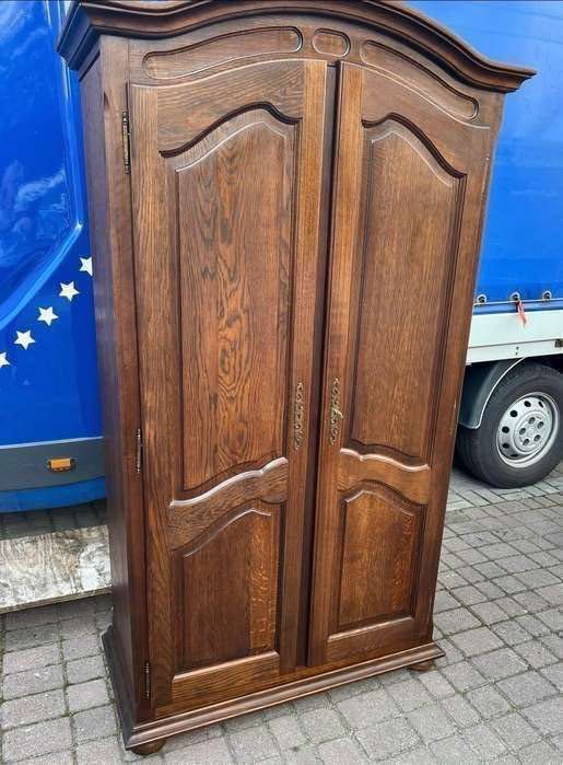 Drewniana stylowa  dwudrzwiowa szafa