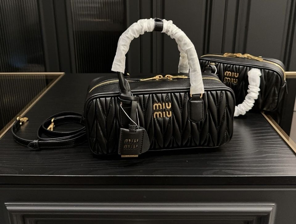 Сумка miu miu Arcadie matelassé nappa leather bag