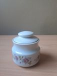 Cukiernica porcelanowa Wawel – dekor różany, PRL, wysokość ok. 8 cm