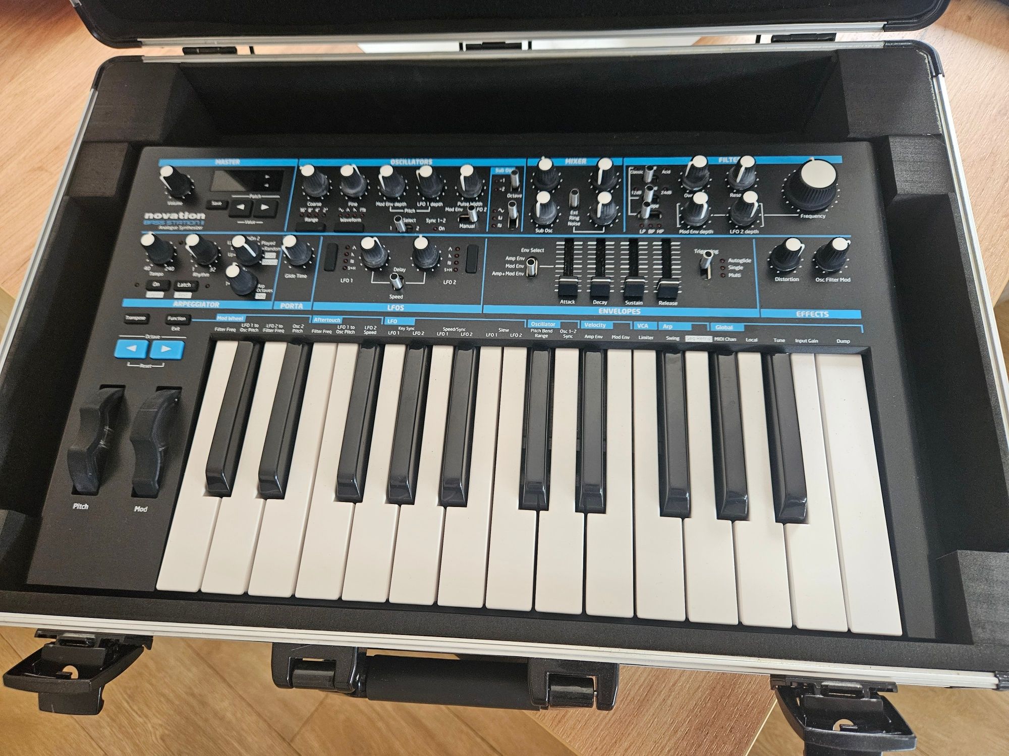 Novation Bass Station 2 + Case + zasilacz