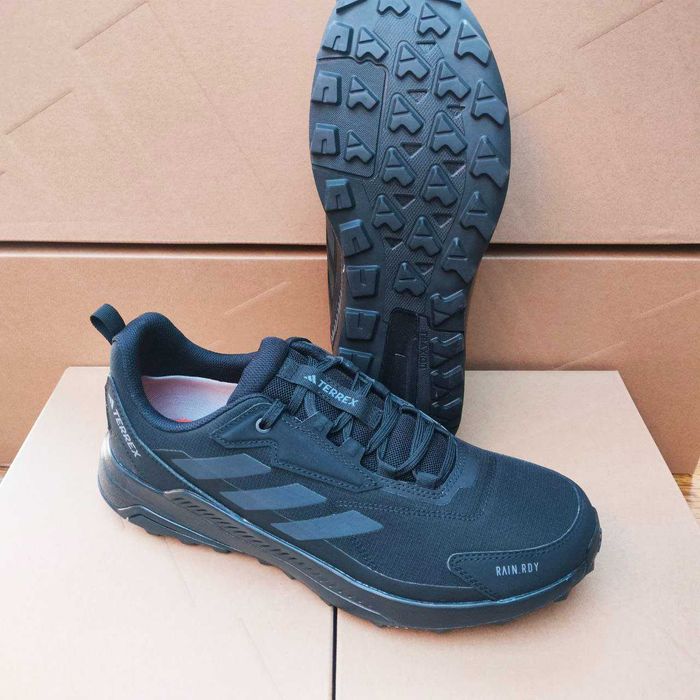 Сток взуття фирменная обувь потом Adidas Terrex гурт фірмову взуття