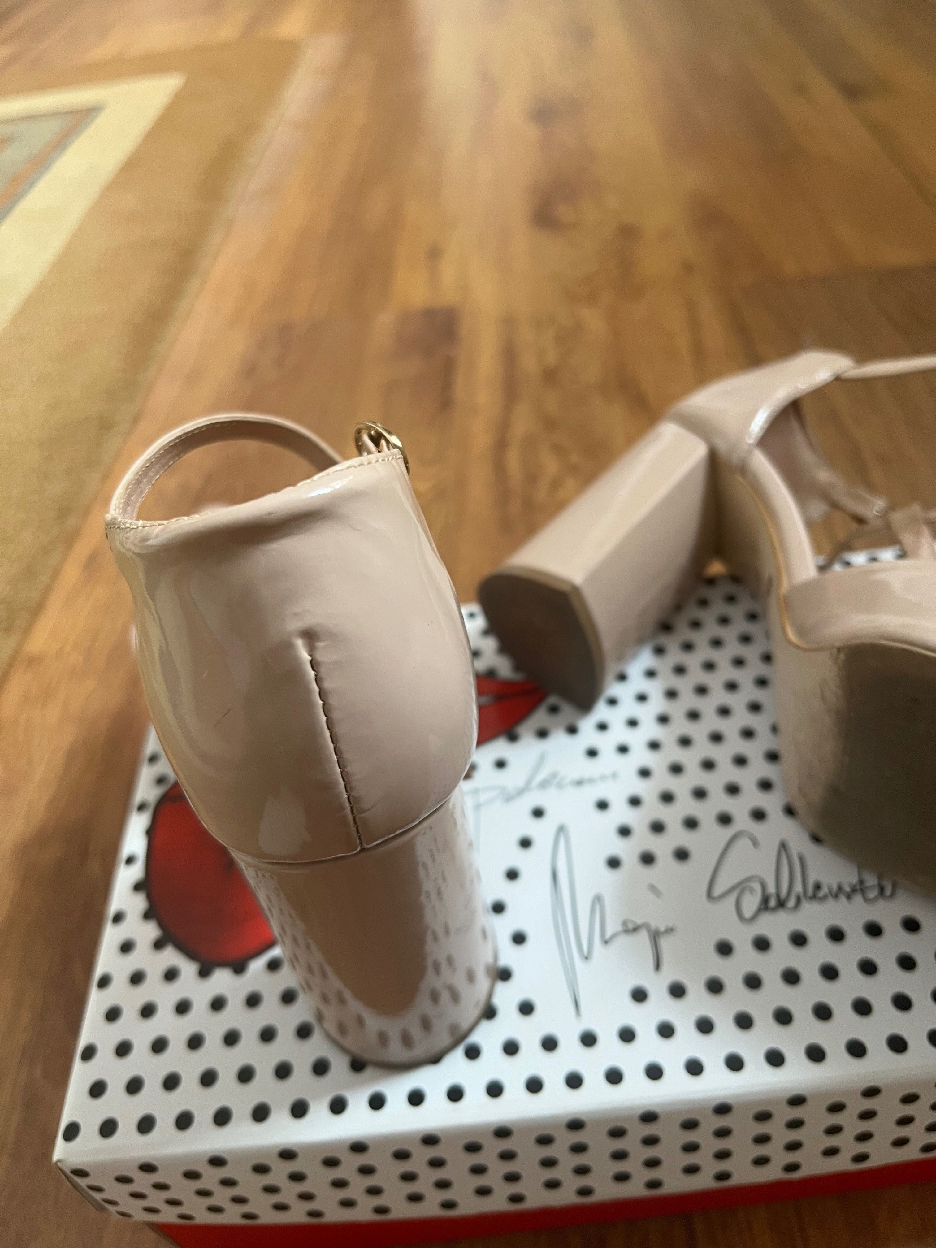Szpilki carino mają Sablewską r.40 skóra