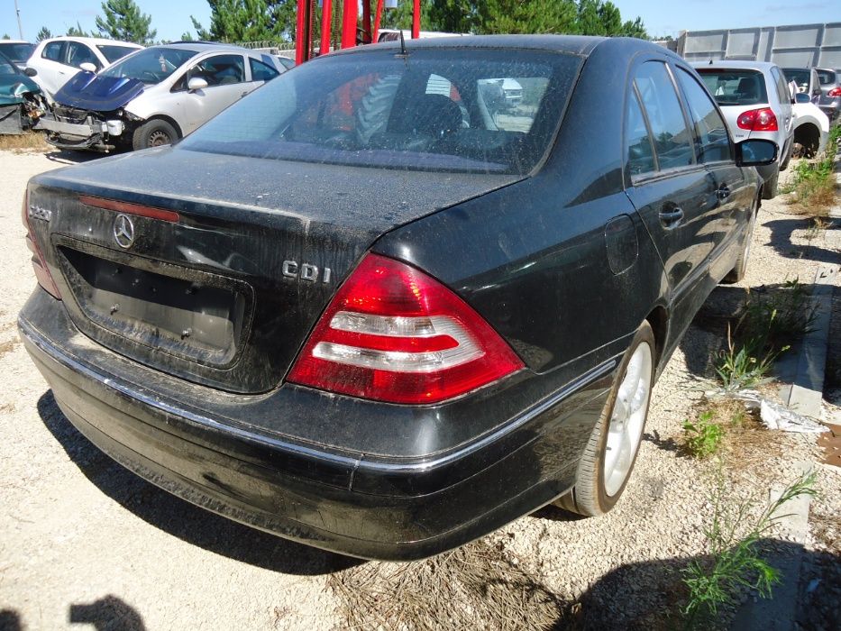 Mercedes C 220 cdi Avantgarde de 2005 só ás peças