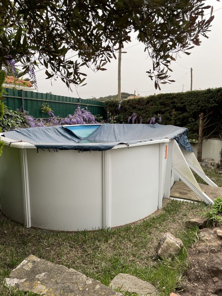 Piscina GRE em Aço Branco