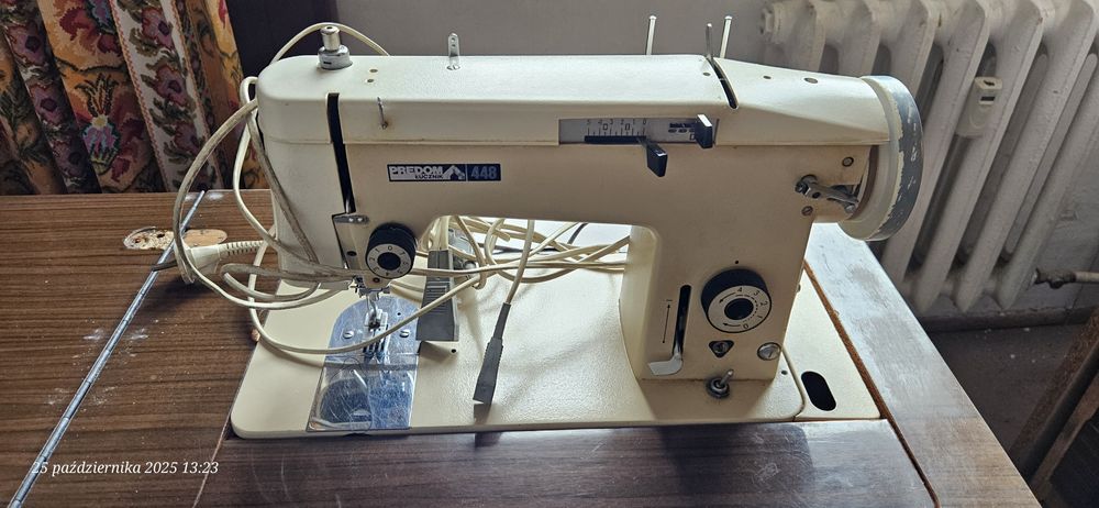 Maszyn do szycia Predom Łucznik 448