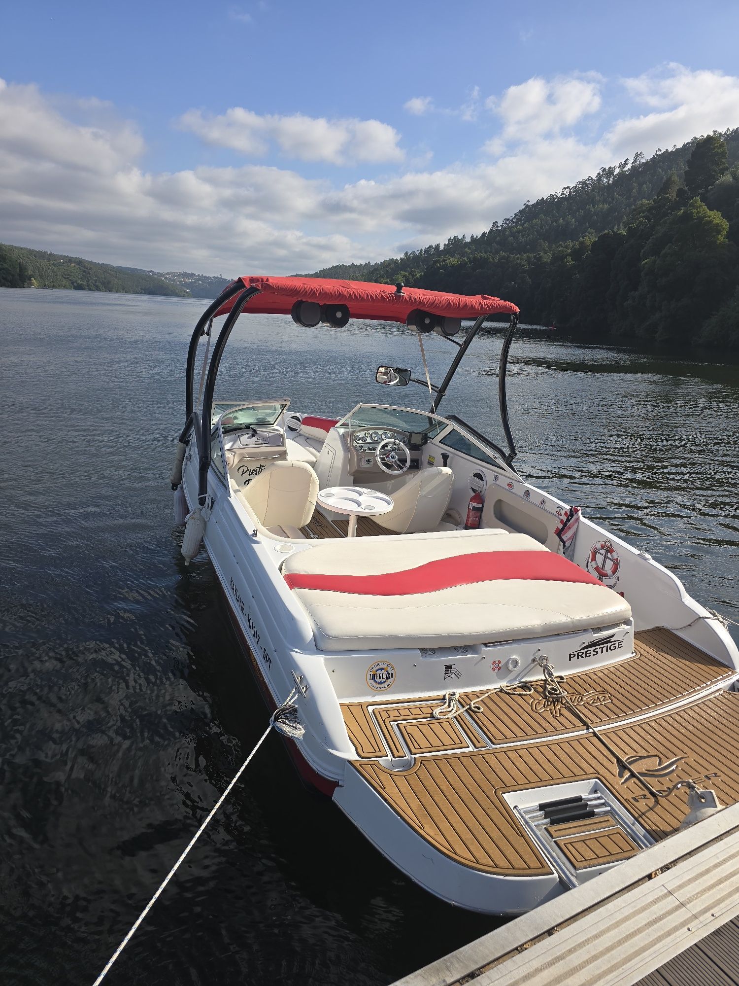 Barco Rinker 212 Captiva 21 pés