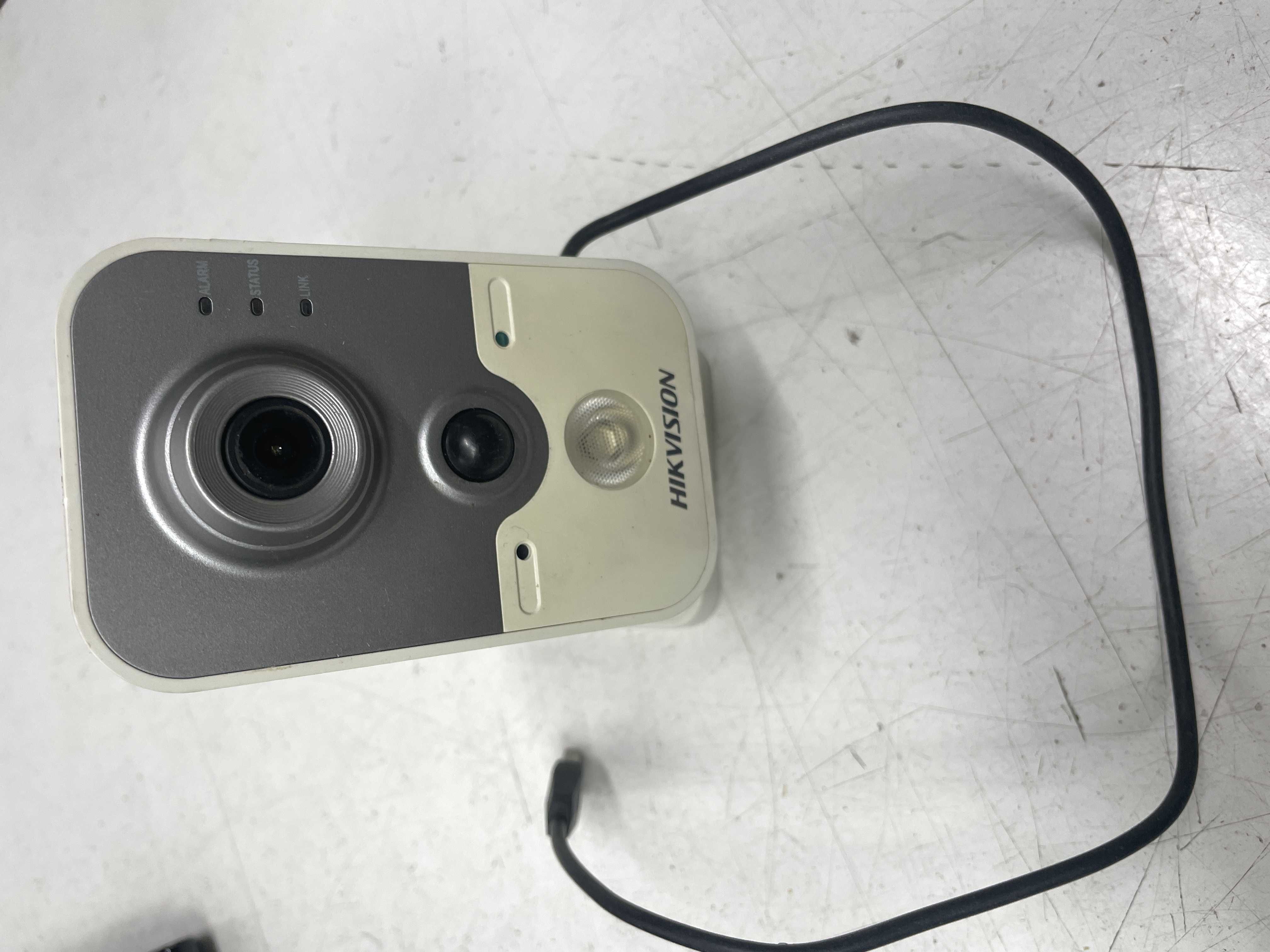 IP камера видеонаблюдения Hikvision DS-2CD2420F-I (2.8 мм)