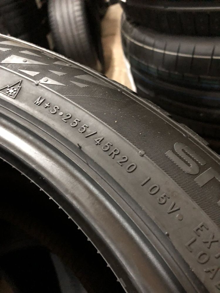 255/45/20+235/50/20 R20 Nokian Snowprof 2 SUV 4шт нові зима