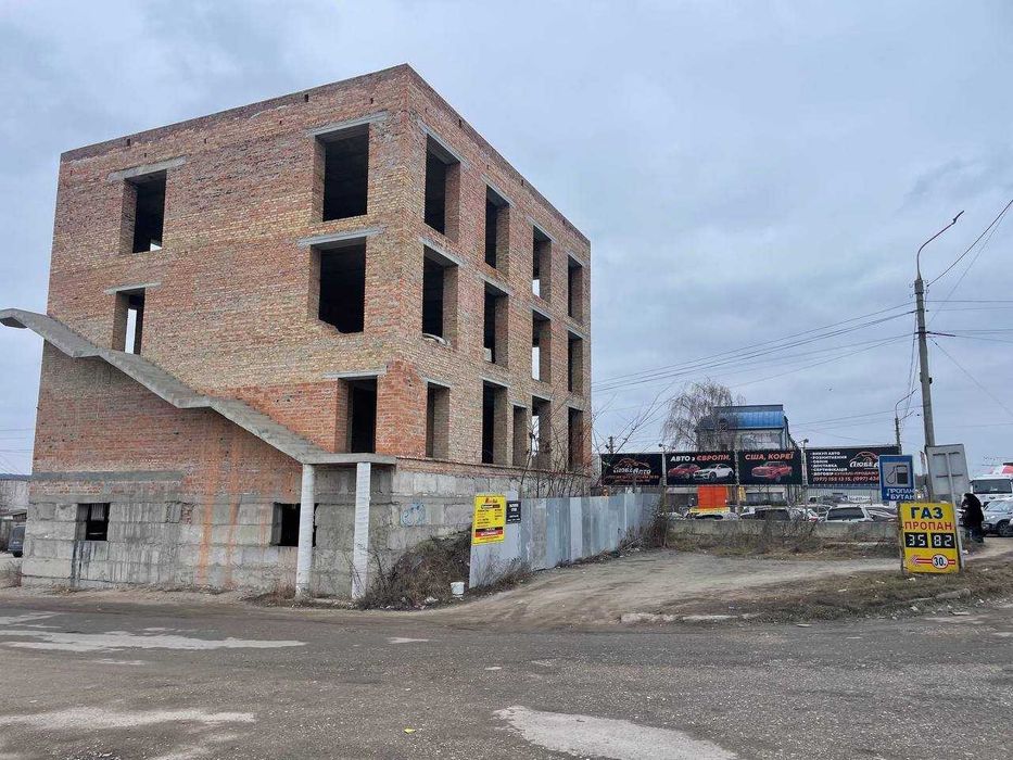 Продаж новозбудованого торгівельно - офісного центру