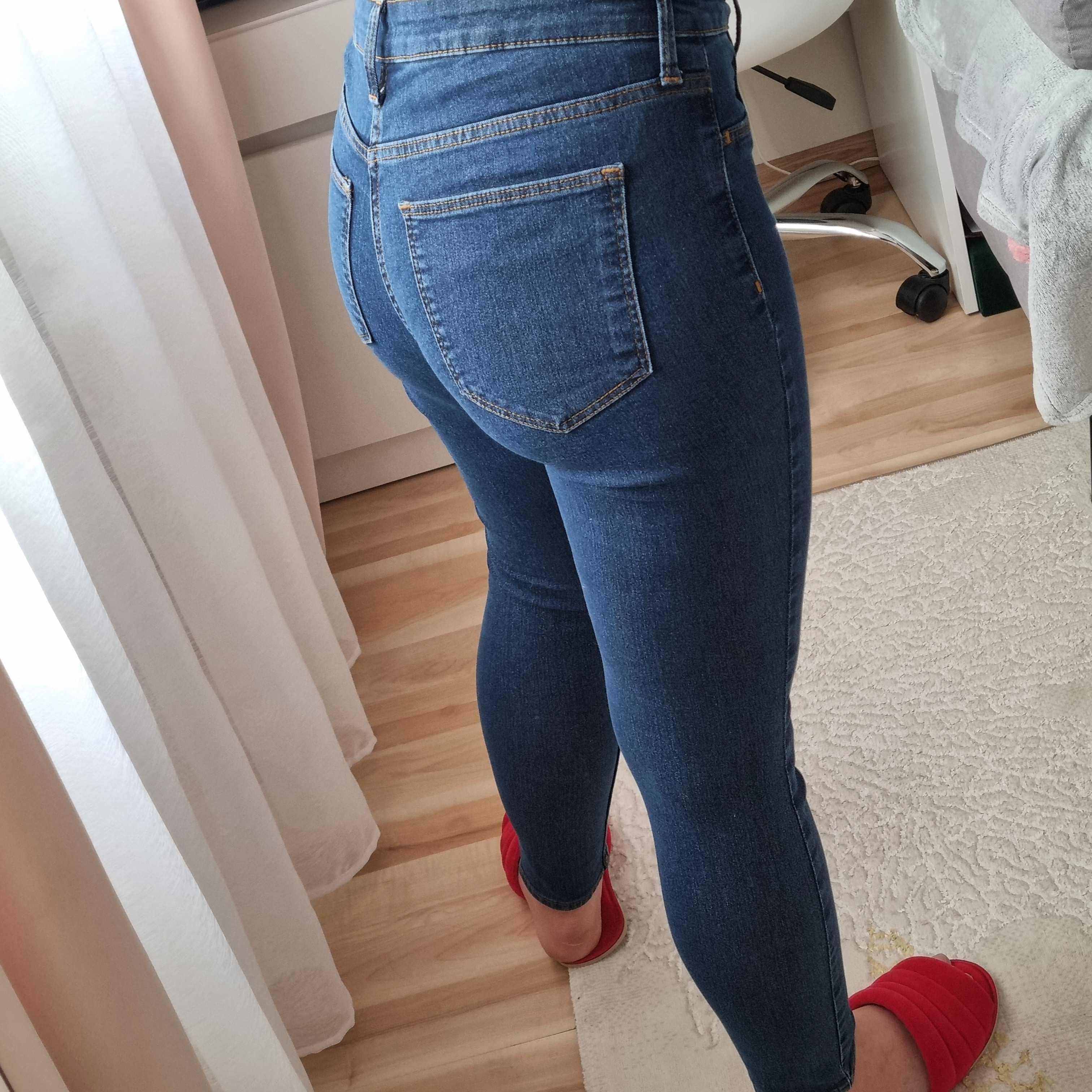 Damskie spodnie jeansowe H&M &DENIM Skinny Coupe Moulante rozm 28 S-M