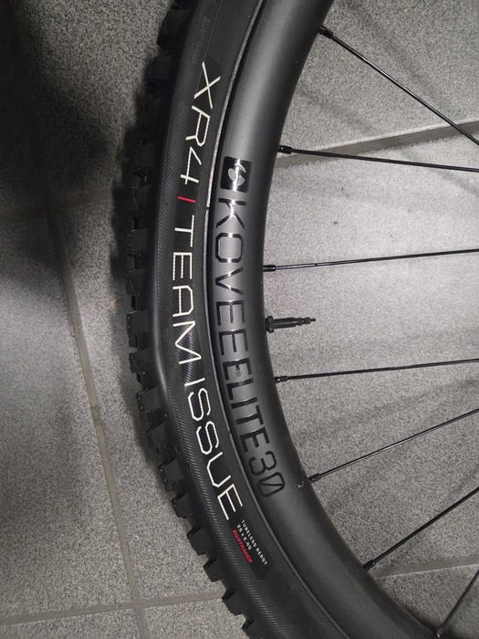 Koła MTB Bontrager Kovee Elite 30 Carbon 29 cali