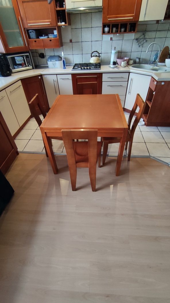 Stół kuchenny rozkładany+ 4 krzesła