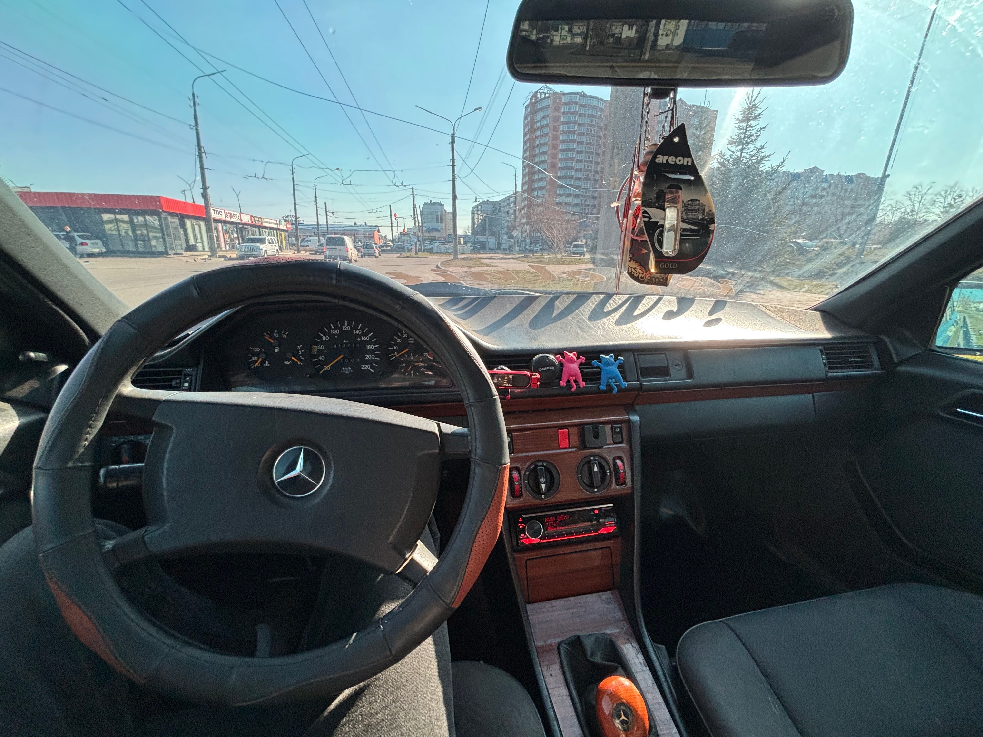 Мерседес 124 2.3 102