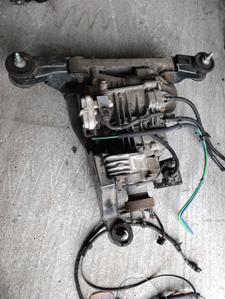 Most dyferencjał dyfer tył z blokadą VW T6 0AY907554L 2018 jak nowy