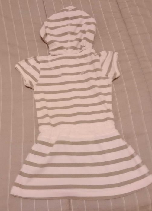 Vestido com capuz, manga curta, fita ajustável na saia 2 anos -  C&A