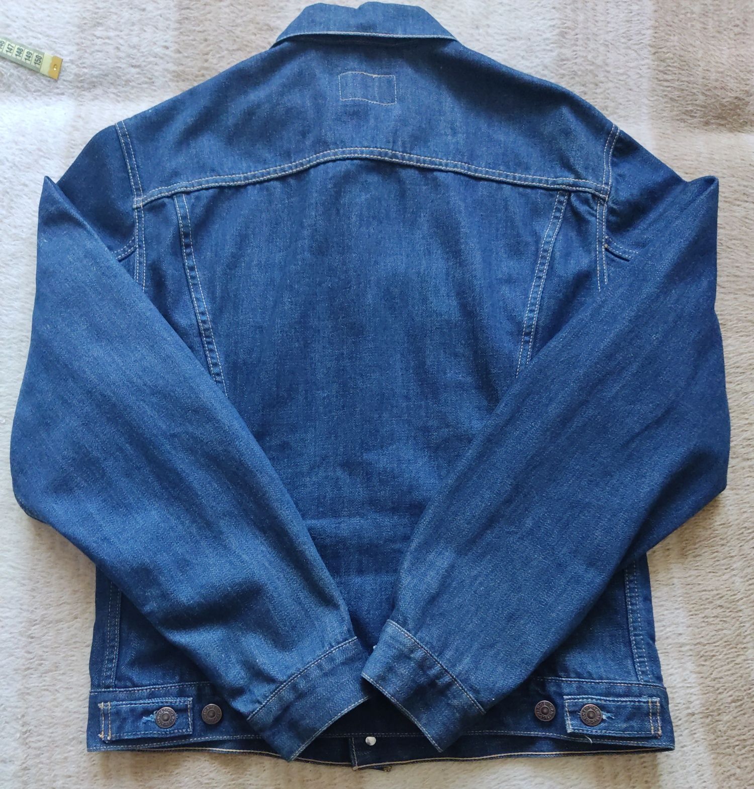 Обмен мужская винтажная куртка Levi's xl маломерка