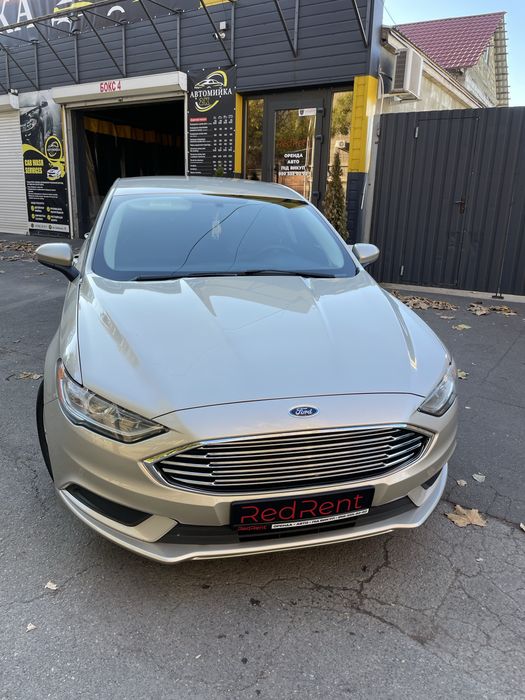 Ford Fusion Hybrid в аренду. RedRent.