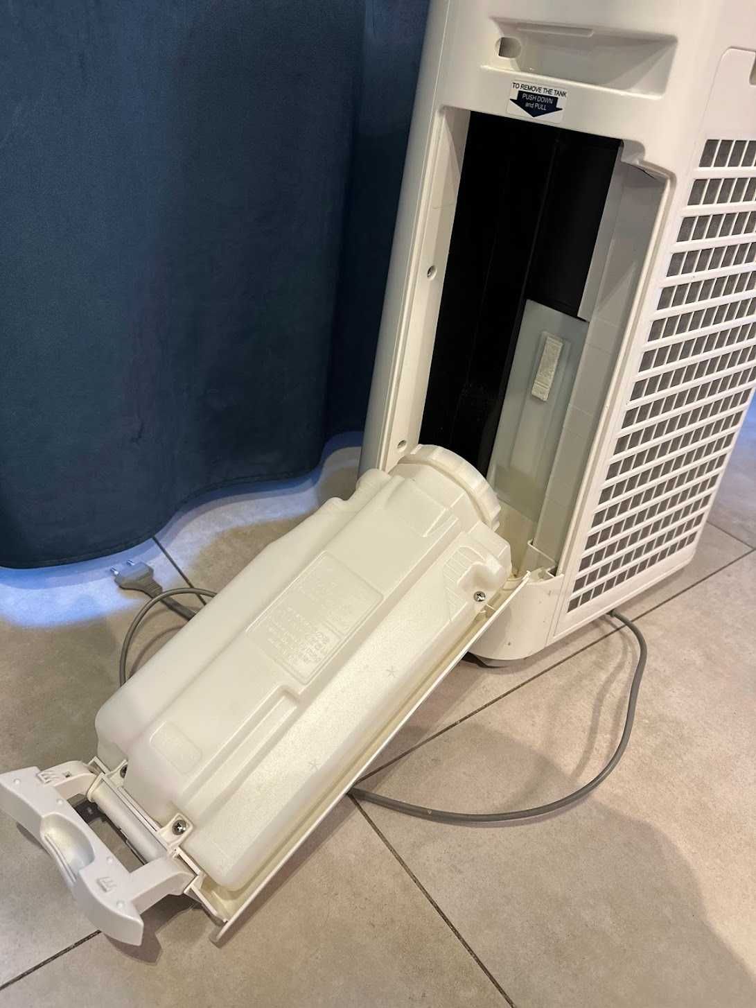 Oczyszczacz powietrza Sharp KC-D50EUW nawilżacz Plasmacluster